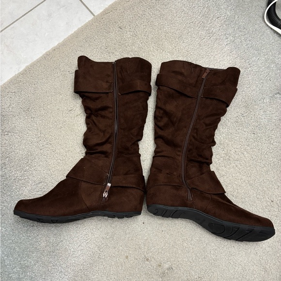 Journee Collection faux suede brown jester boots w/oversized gold/brass buckles - Picture 3 of 11